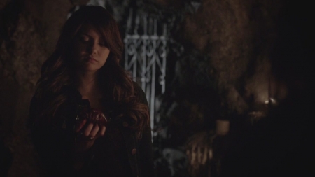 TVD_s5e12_05888.jpg
